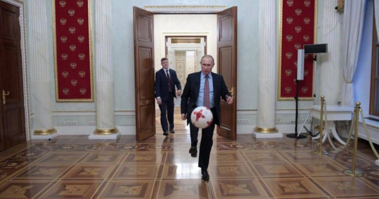 Грузия футболшылары Ресейді "басқыншы" дейтін жейде киіп шықты