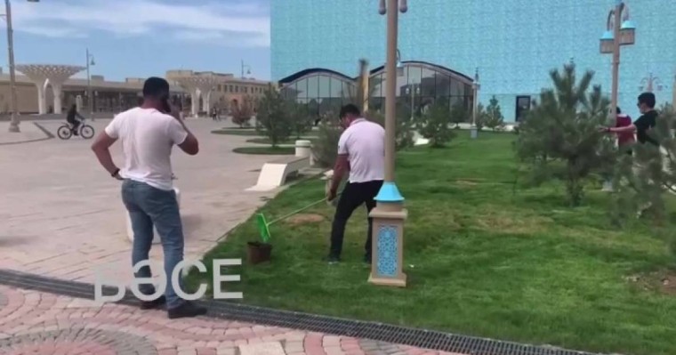 Түркістанда көгалды жасылға бояп жатқандар желіні шулатты (видео)