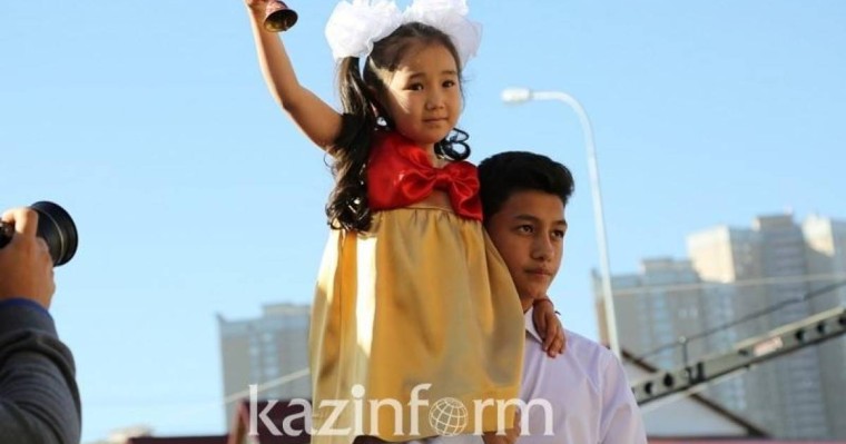 今日全国各地陆续敲响“第一声上课铃”