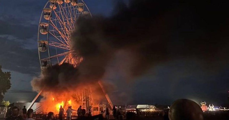 Германияда адам толы айналмалы дөңгелек өртенді: Зардап шеккендер бар (видео)