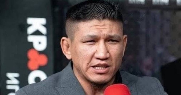 “Масқара”: Қуат Хамитов Қазақстан футбол ойыншыларын сынға алды