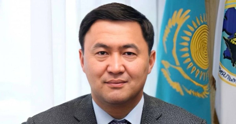 "Шығынды толық өтеді": Қайрат Сатыбалдының жазасы жеңілдетіліп, бас бостандығын шектеуге ауыстырылды