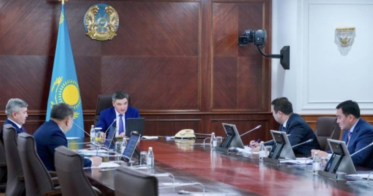 Олжас Бектенов егін жинау науқанын ерекше бақылауда ұстауды тапсырды