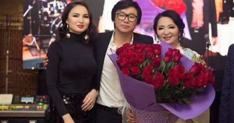 "Келіні мен енесі ұрысып қалған-ау": Гүлзира Айдарбекова Жұлдыздың туған күніне неге келмеді?