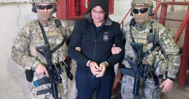 Серік Күдебаевтың ұсталғанын дәлелдейтін фото тарады