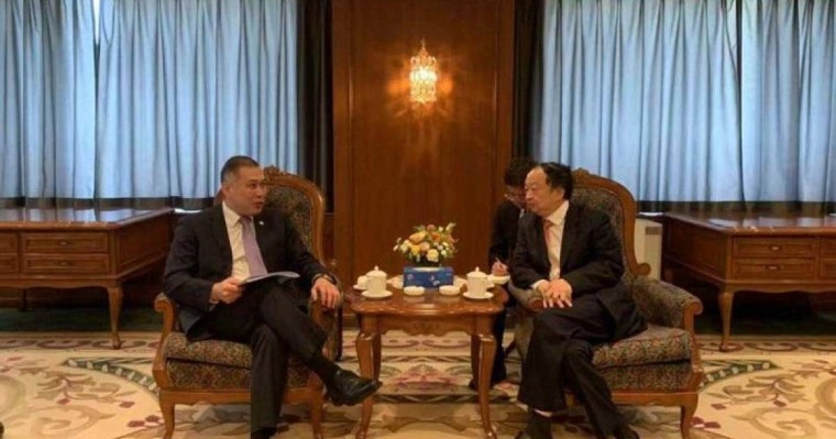 哈萨克斯坦驻哈大使会见中信集团董事长常振明