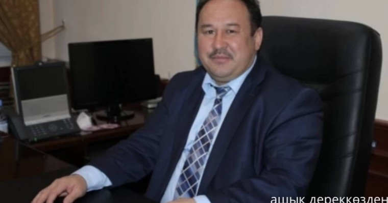 Саясатқа кеткен атақты айтыскер ақша жымқырып, сотталды