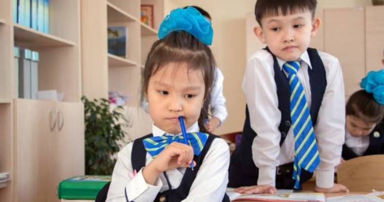 1 қыркүйекте балалар мектепке бара ала ма: Министрлік жауап берді