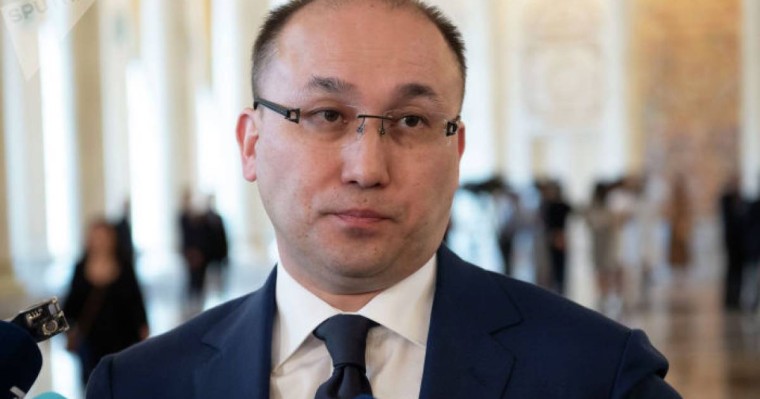 Абаев Назарбаев айтқан "екі сиырға" араша түсті