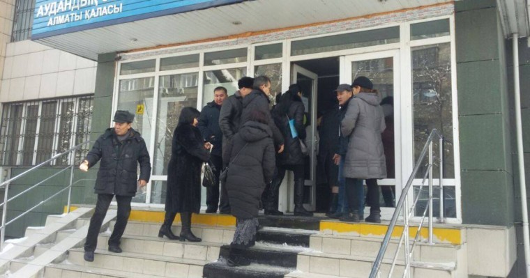 Бостандық аудандық сотының төрағасы пара алды деген күдікке ілінді