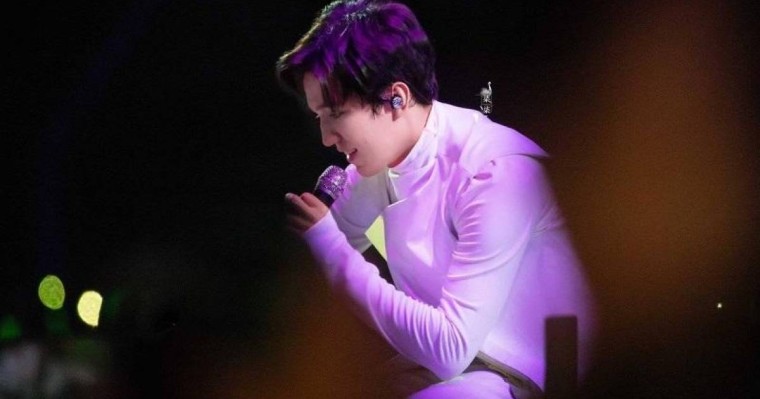 迪玛希在“新浪潮”活动期间演唱最新单曲《Passion》