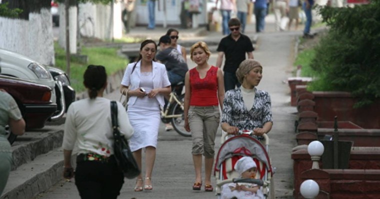 Бельгиялық отбасы асырап алған Аида мен Салтанат тарихи отанына келді