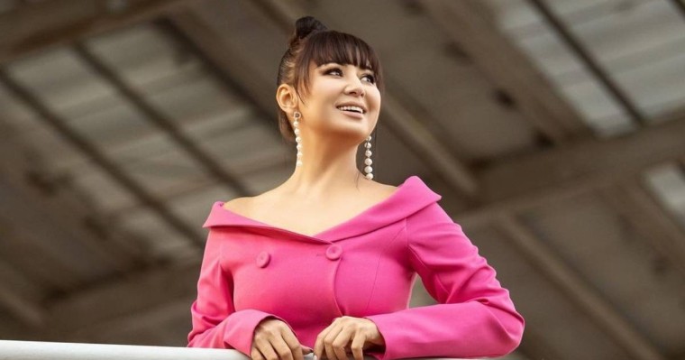 Қазіргі сырласым тек Instagram: Мадина Сәдуақасова жақындарының өзінен алыстап кеткенін жеткізді