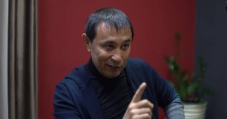Тұрсынов Ертісбаев туралы: «Бәлелі к...тке бармағыңды тықпа!»