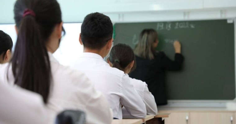 Астанада 11-сынып оқушысына өзгелерді бопсалады деген айып тағылды