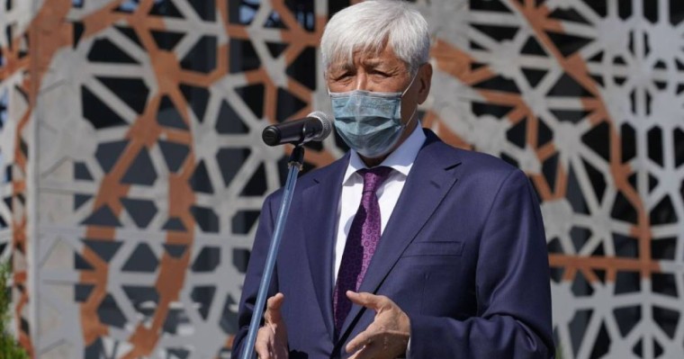 Қазақстандағы "жасы келген" облысы әкімі - Амандық Баталов