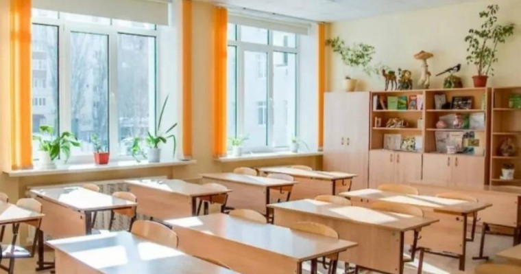 Текелі мектептеріндегі оқушыларға жыныстық қатынас туралы кітапшалар таратылған