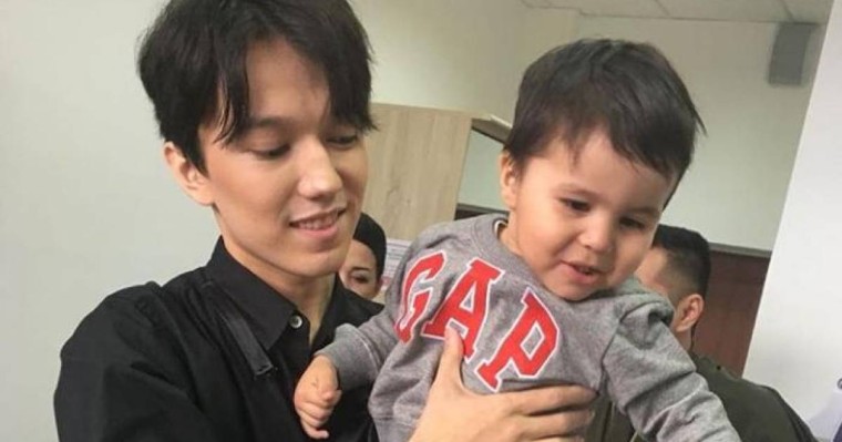 迪玛希大赞小歌迷可爱：“你就像是我的孩子”