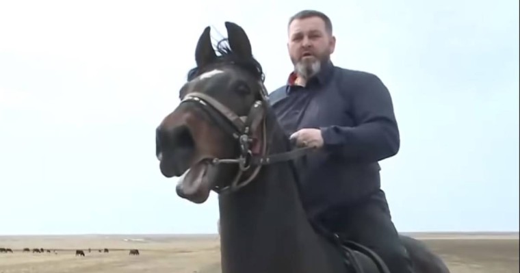 «Қалай түсіндіретінімді білмеймін»: Германияға қоныс аударған отбасы 4 жылдан кейін елге қайта оралды