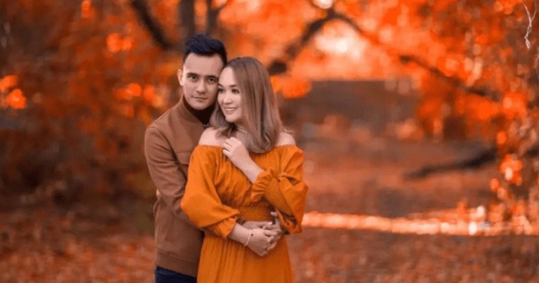 "Бөлек тұрамыз": Әли Оқапов алғаш рет жұбайы Ақерке Бүркітбай жайлы айтты