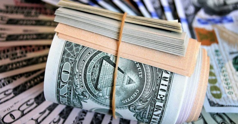 Белгісіз адам қайырымдылық қорабына 50 мың доллар салып кеткен