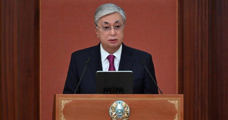 «Табысты осы жерден тауып, шетелде шашу» әдетінен арылу керек - Тоқаев