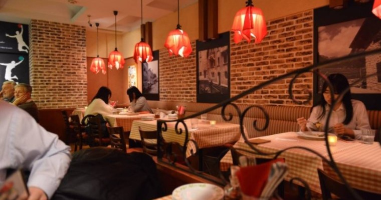 Кафеде жанжал шығарған депутаттың видеосы желіде тарап жатыр