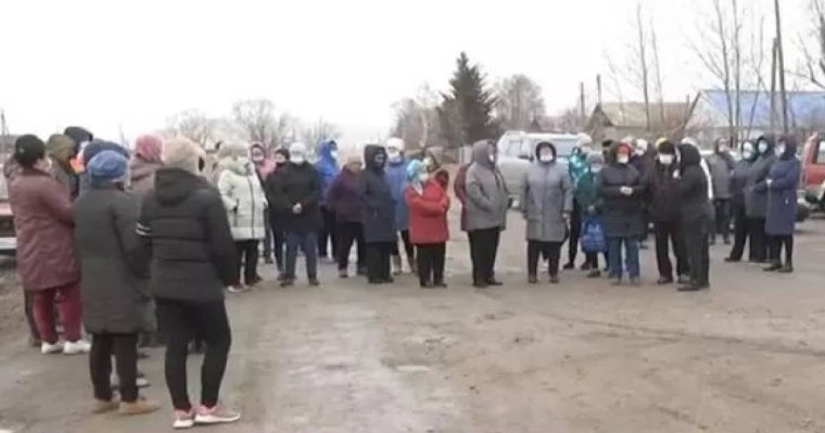 Ақмола облысында он жыл бойы ауызсусыз отырған ауыл тұрғындары митингке шықт