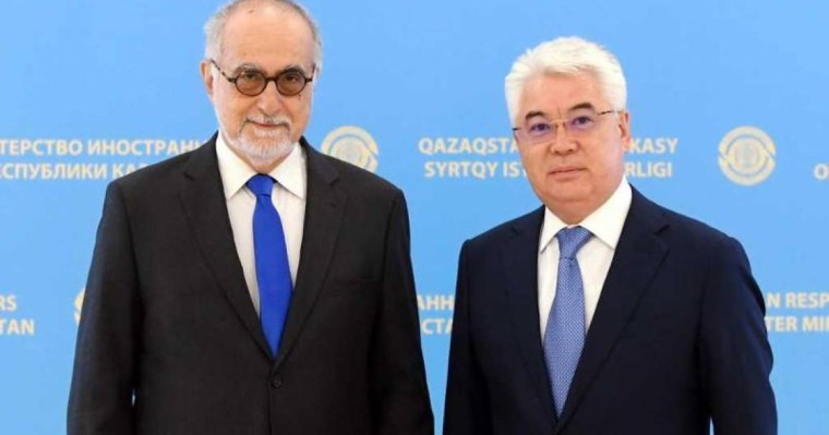 外长阿塔穆库洛夫会见即将卸任的希腊驻哈大使