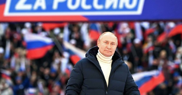 Ресей халқы сөз сөйлеп тұрған Путиннің аузын аштырмады