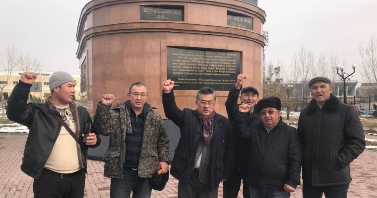 Шымкент белсенділері Қастер мен Мұрагерді босатуды талап етті