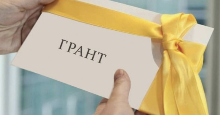 Түлектер желіде төтенше аймақтың түлектерінің төмен балмен грант иеленгеніне шағымдануда