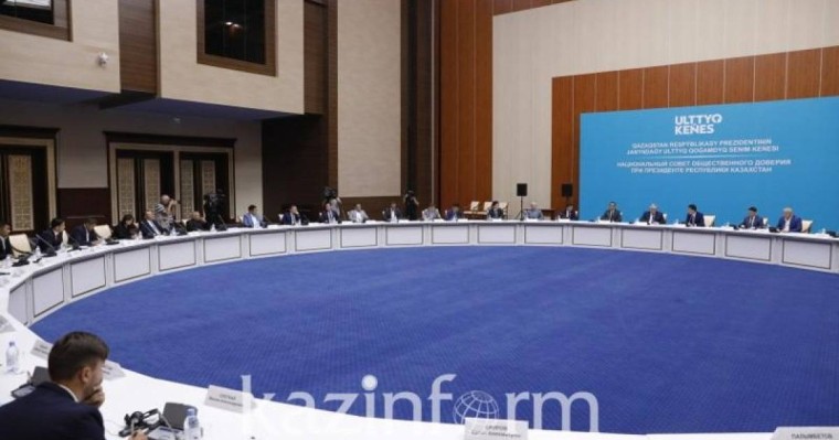 总统直属社会信任会议首届会议将于9月初举行