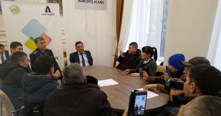 Оралда белсенділер полиция бастығын отставкаға жіберуді талап етті