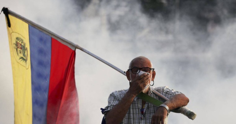 ЕО Венесуэланы наразылыққа шыққандарға күш қолданбауға шақырды