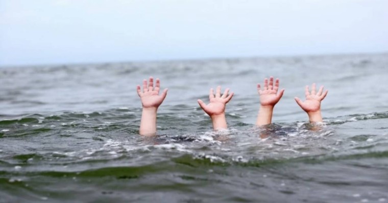 Атырауда бір үйдің екі баласы суға кетті