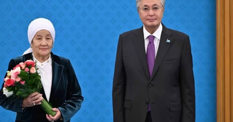 Қасым-Жомарт Тоқаев бір топ ұстазды мемлекеттік наградамен марапаттады    