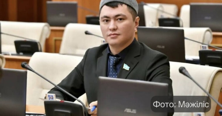 Дана Нұржігіт бір сәтте адам танымастай өзгерген Дәулет Мұқаевтың жағдайы туралы айтты