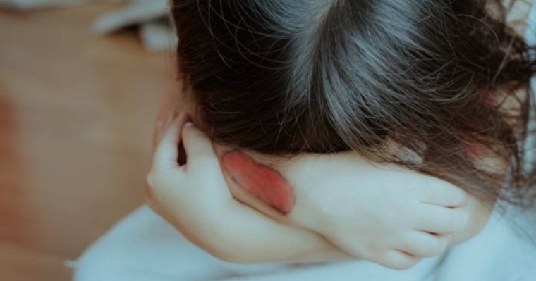 Тағы да педофиль? Қаражалда жоғалған бала белгісіз ер адаммен бос тұрған үйден табылды