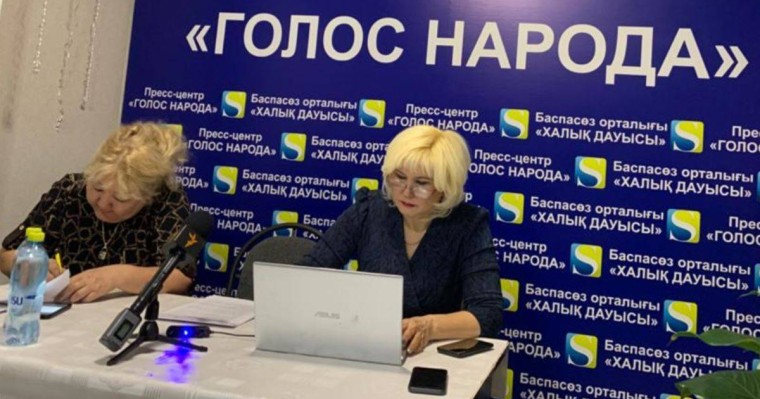 Белсенді Санавар Закирова тіркелмеген партиясының штаб-пәтерін ашты