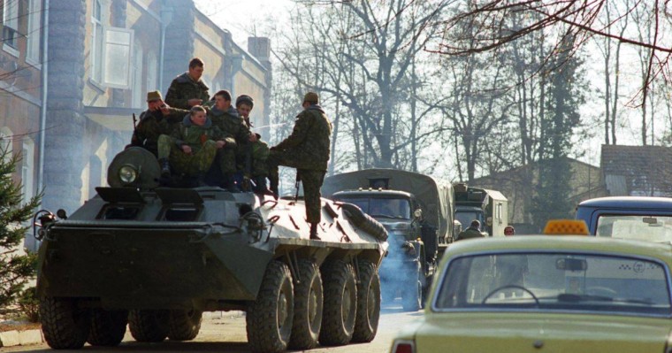 "Танкілер бәрін атып, жаншып өтті". Бакудегі "Қара қаңтарға" 30 жыл толды