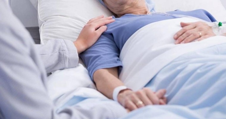 Ақтөбедегі ауруханалардың бірінде науқастарға лейкопластырь орнына скотч қолданған