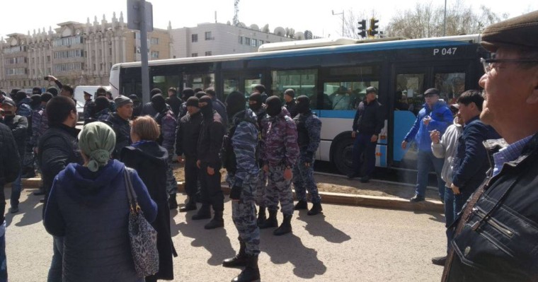 Нұр-Сұлтанда арнайы жасақ ондаған адамды ұстады