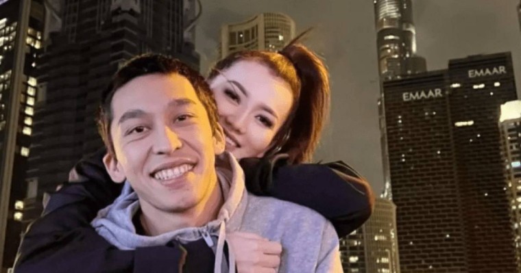 "Мақтанып қояйын": Ерке Есмахан күйеуі Рaимның әкесіне су жаңа көлік әпергенін айтты