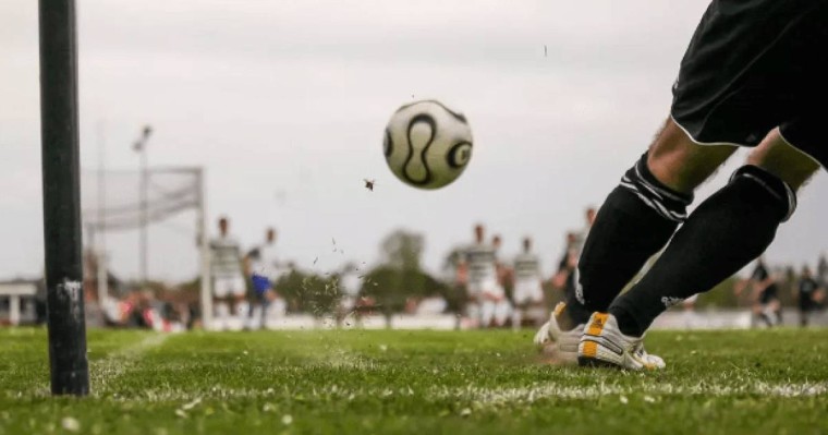 Шымкентте футбол жанкүйелері арасында жаппай төбелес болды (видео)