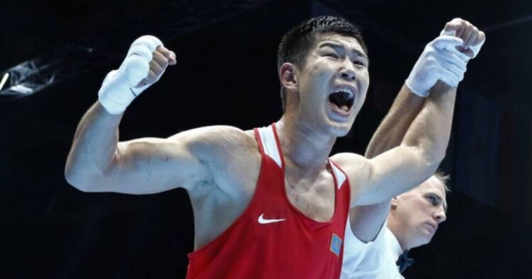 Бекзат Нұрдәулетов ресейлік қарсыласын нокдаунға жіберіп, Қазақстанға алтын әкелді (видео)