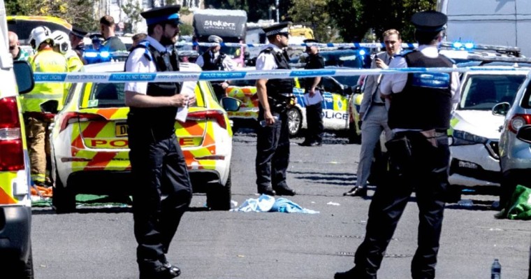 Англиядағы балалар би клубына шабуыл: екі бала қаза тапты, тоғызы ауыр жарақат алды