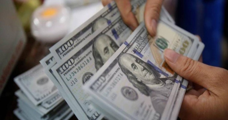 Шекарадан шетел валютасын шығаруға салынған тыйым қалай реттеледі?