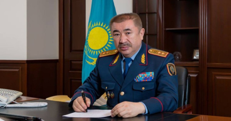 қалада үш адамды әдейі қағып кетті