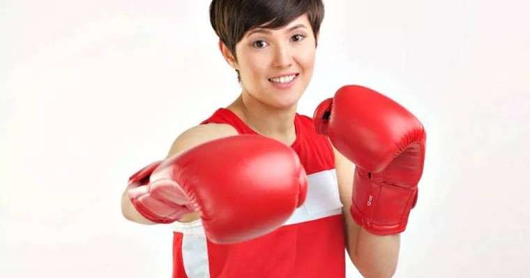 Назым Қызайбай Париждегі бөлмесін көрсетті